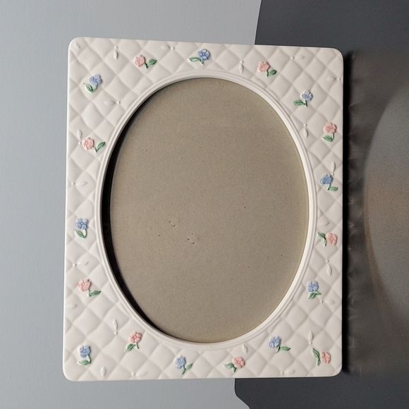 Quilted Ceramic Shabby Chic Floral Large Picture Frame - Picture 1 of 9